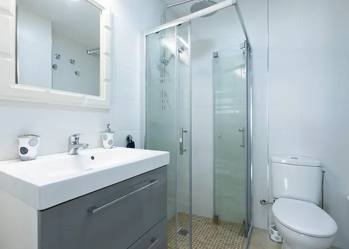 Seaview Marine Port With Pools 埃斯特波纳